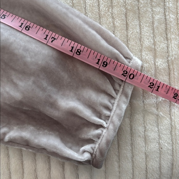 π NWT J.Crew Elegant Velvet Gray Wrap Dress - Size 4 - Picture 17 of 17